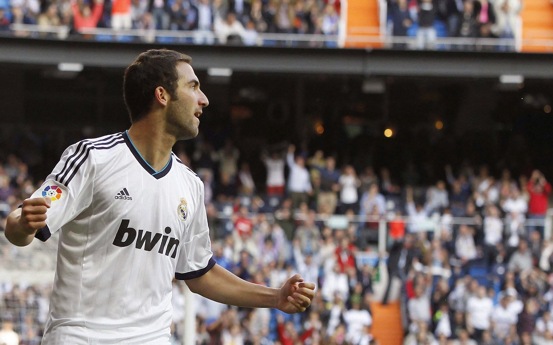 掘金中锋约基奇致命三分帮助战胜湖人,约基奇砍下27分11助 掘金5人得分上双